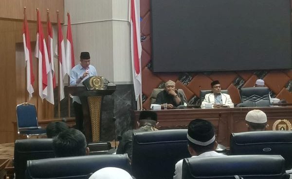 Anggota DPRD Andi Permana Bersama Organisasi IMMAN di sela Rapat Kerja dan Musyawarah DPD IMMAN, di Ruang Rapat Paripurna, Gedung DPRD Kabupaten Bogor