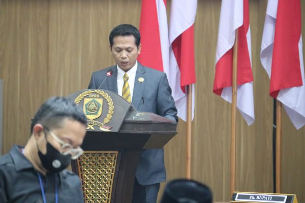 Ketua Bapemperda DPRD Kabupaten Bogor Aan Triana Almuharom
