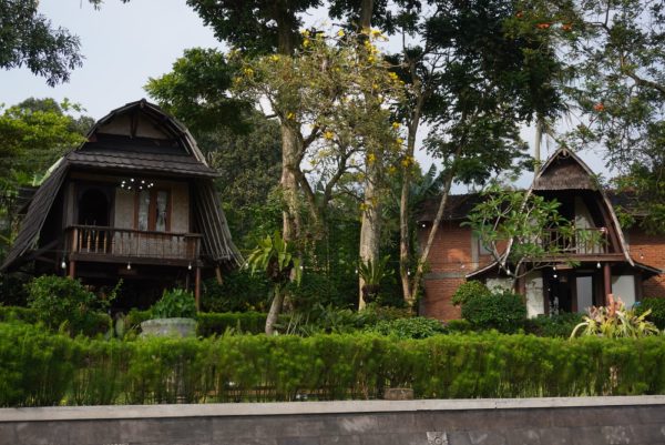 Kampung Halaman Villas and Resto
