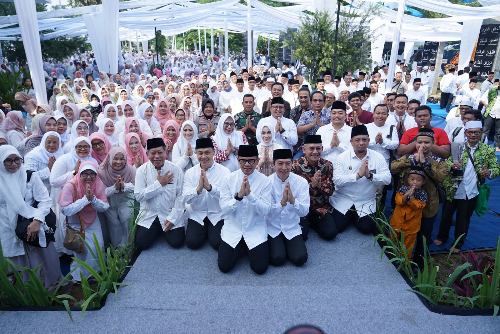 Wali Kota Bogor, Bima Arya bersama Wakil Wali Kota Bogor, Dedie A. Rachim mengikuti kegiatan Halalbihalal bersama seluruh Aparatur Sipil Negara (ASN) Kota Bogor